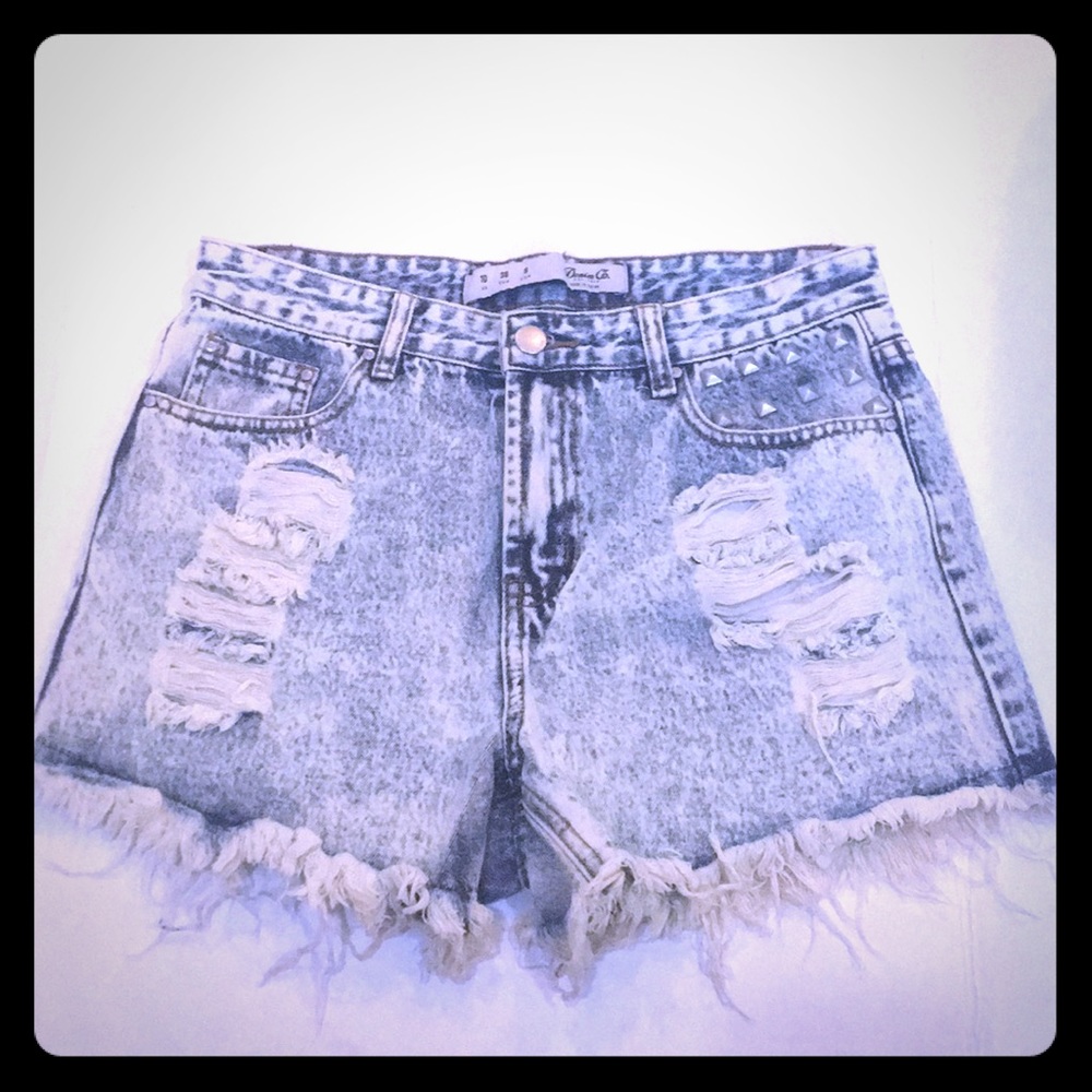 Denim Co. Distressed High Rise Jean Shorts Size 6